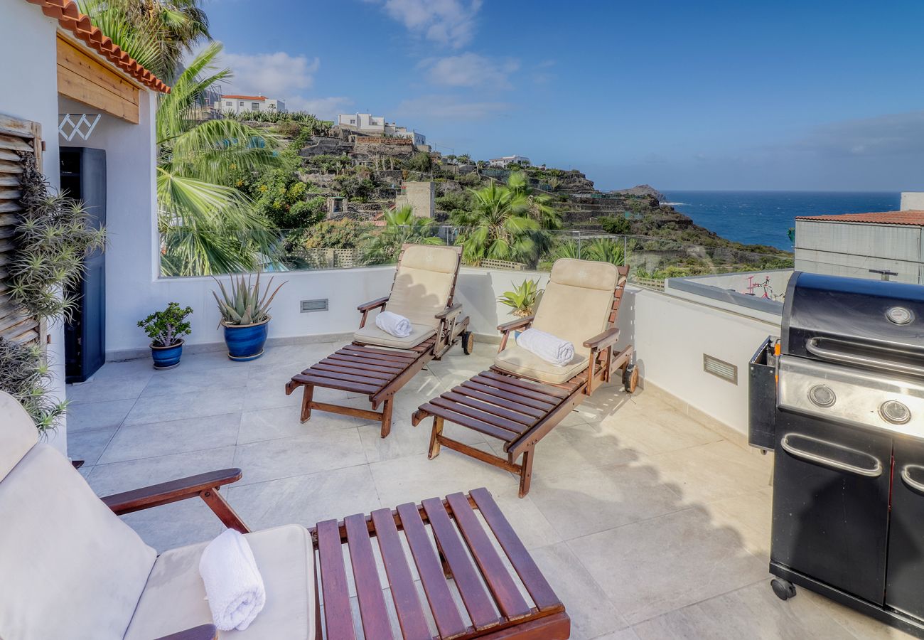 Ferienhaus in Icod de los Vinos - Geräumiges Reihenhaus mit Meerblick, 3 Minuten zum Strand