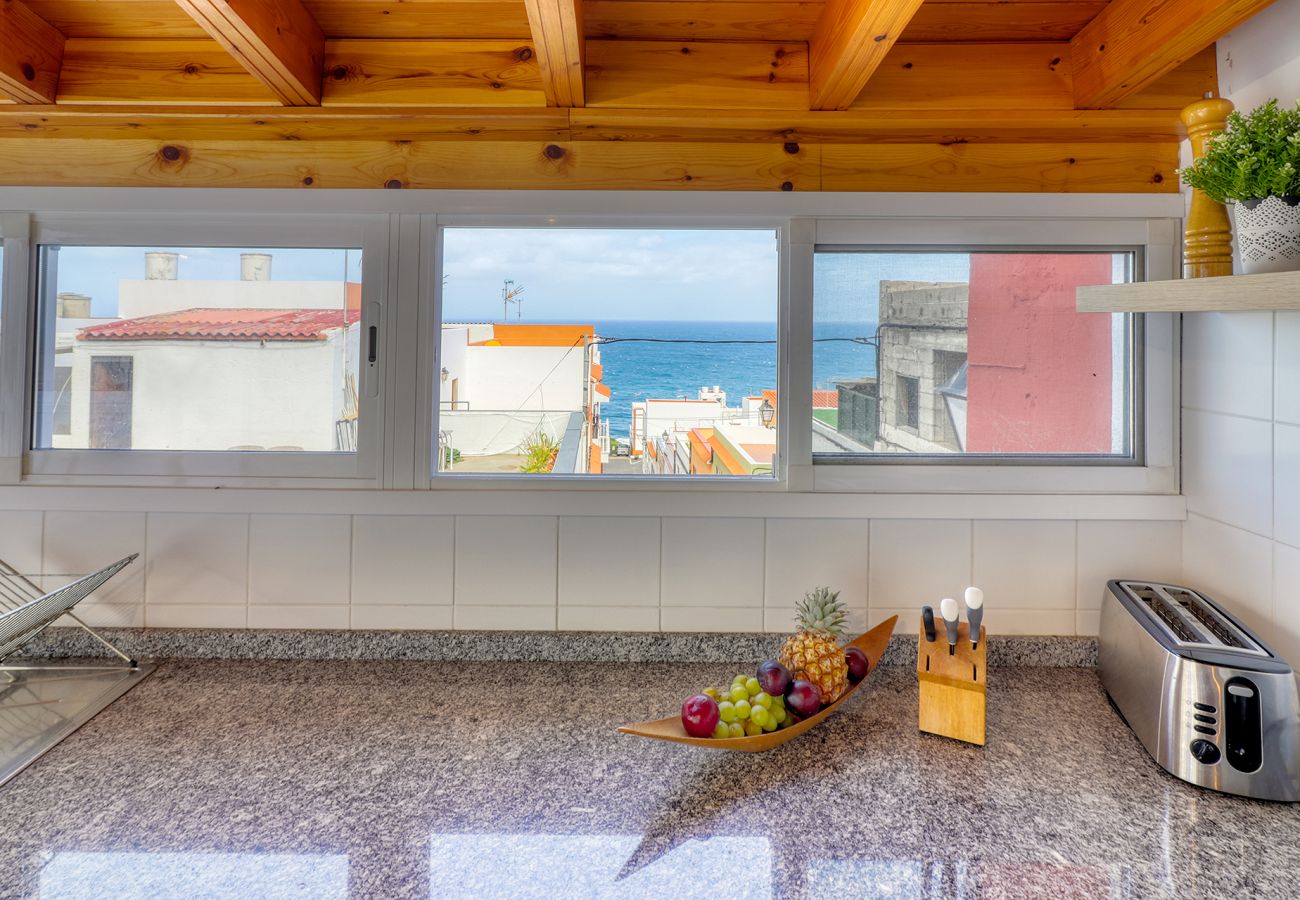 Ferienhaus in Icod de los Vinos - Geräumiges Reihenhaus mit Meerblick, 3 Minuten zum Strand