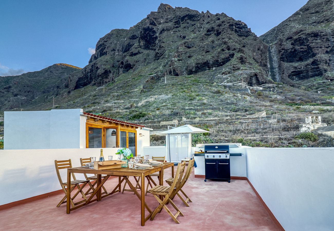 Ferienhaus in Garachico - Spacious Home w/ Tropical pick-up Garden/Near Seaside