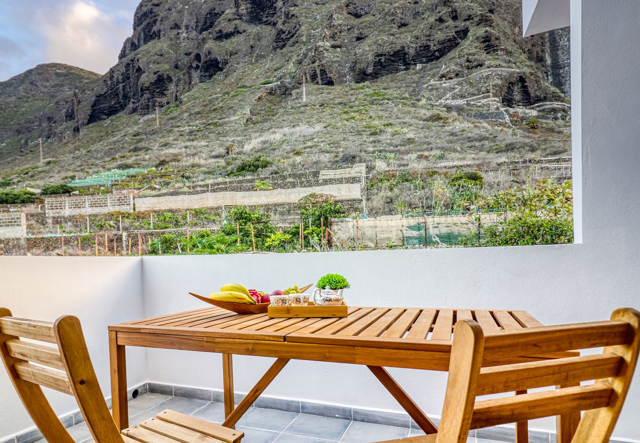 Ferienhaus in Garachico - Spacious Home w/ Tropical pick-up Garden/Near Seaside