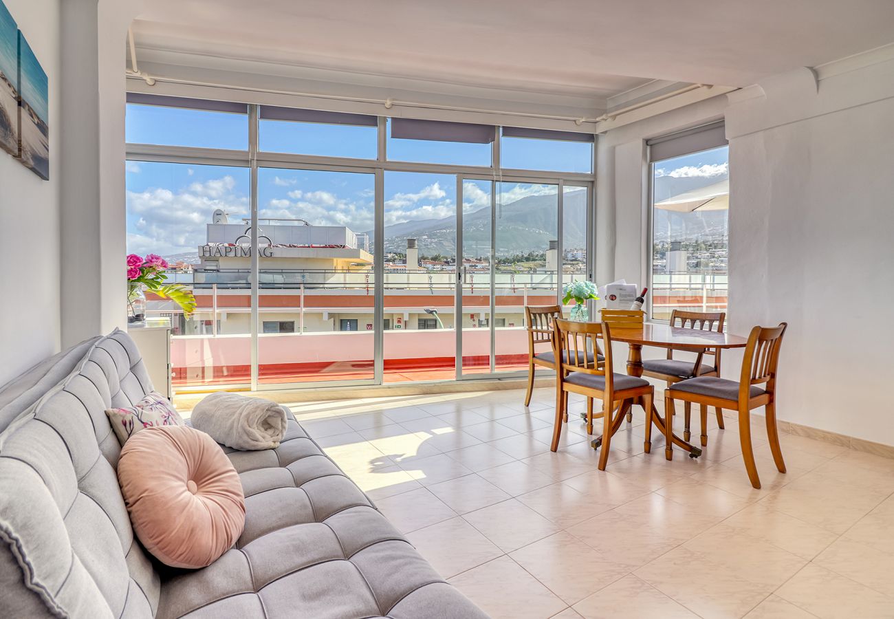 Apartamento en Puerto de la Cruz - Apart. espacioso en planta superior/ patio grande