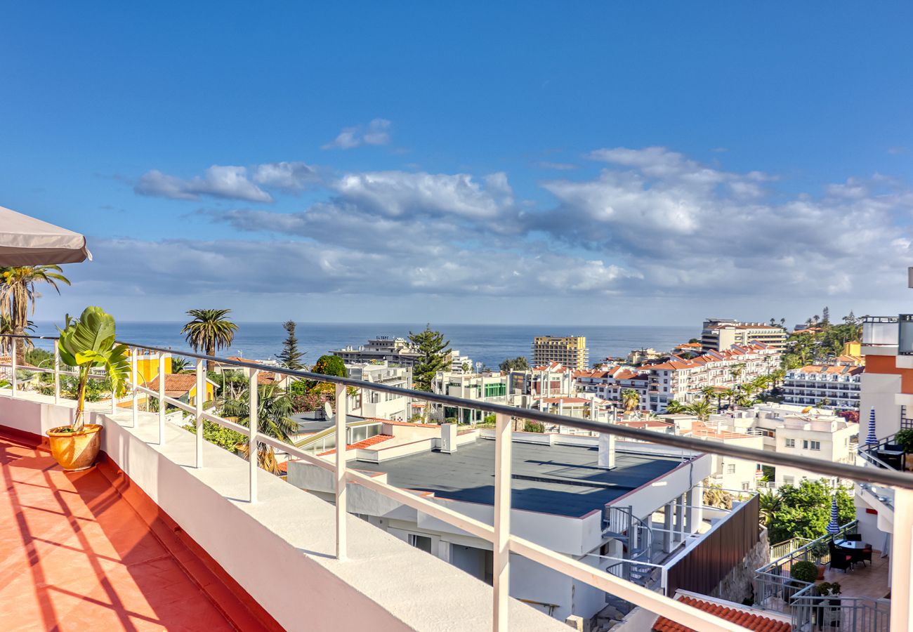 Apartamento en Puerto de la Cruz - Apart. espacioso en planta superior/ patio grande