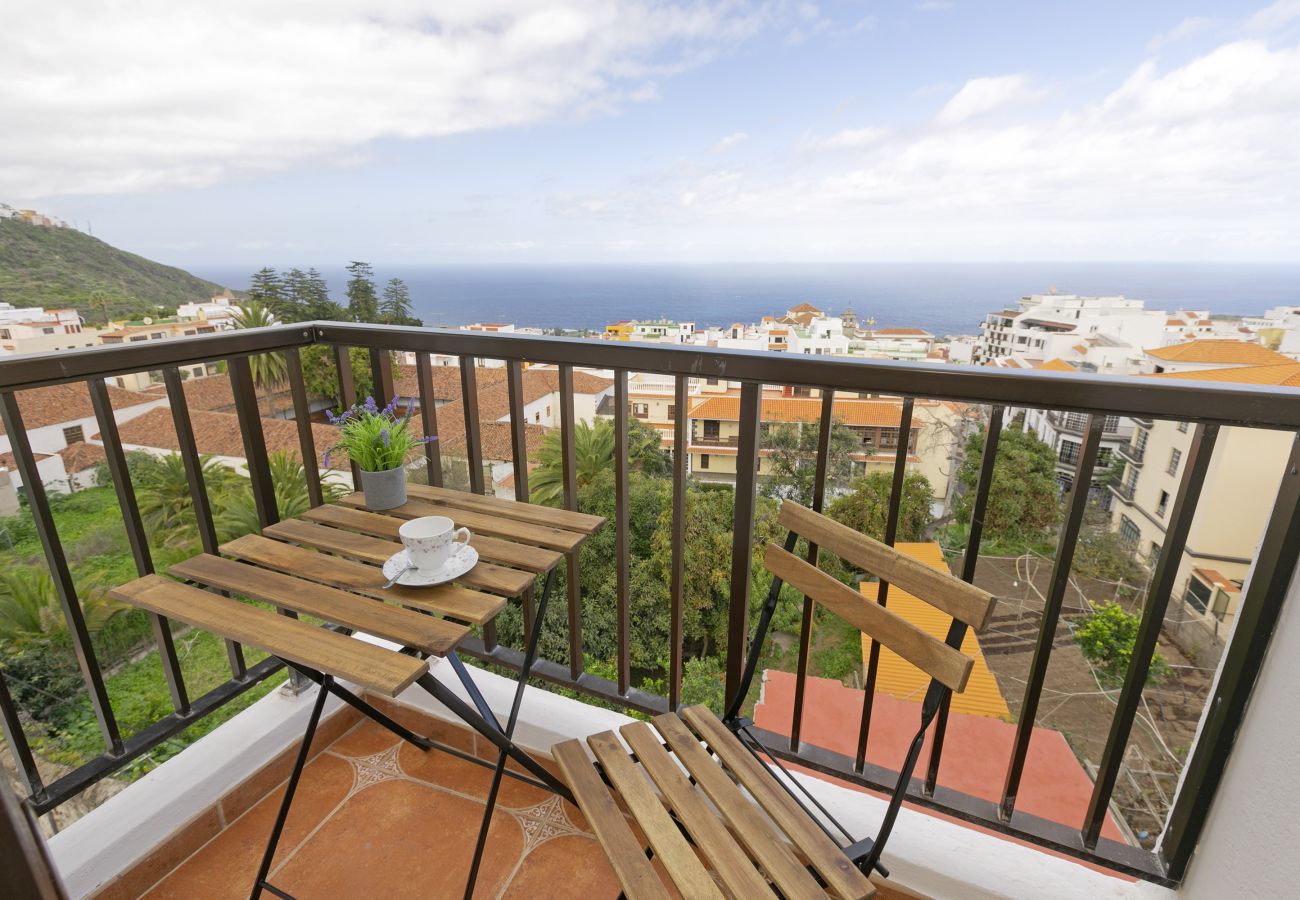 Apartamento en Icod de los Vinos - Apt. en el centro/ Wi-Fi Rápido y Terraza en la Azotea 